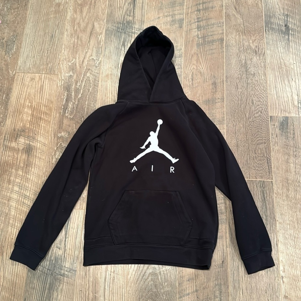 Air Jordan Boy’s Black Sweatshirt with Logo Size Large